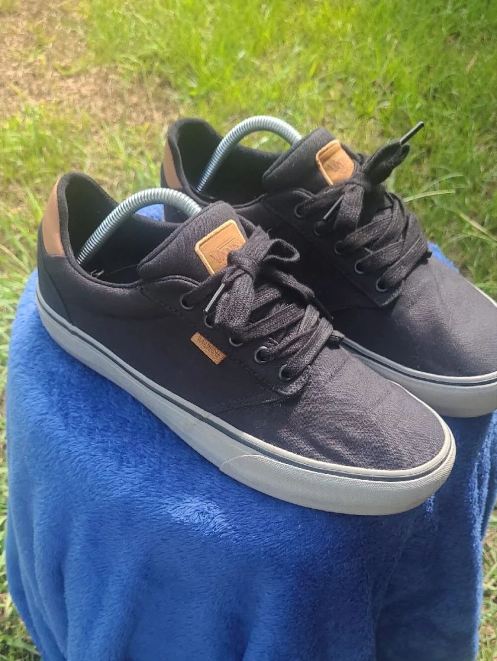 Vans Black Canvas Low-Top Sneakers with Tan Accents Mens Size 9.5